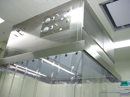 層流罩應(yīng)用:目前廣泛用于電子、生物、醫(yī)藥、食品、精密儀器等行業(yè)的無塵無菌操作環(huán)境,提供局部高潔凈度工作環(huán)境。 層流罩應(yīng)用:目前廣泛用于電子、生物、醫(yī)藥、食品、精密儀器等行業(yè)的無塵無菌操作環(huán)境,提供局部高潔凈度工作環(huán)境。